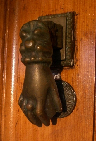 door knocker